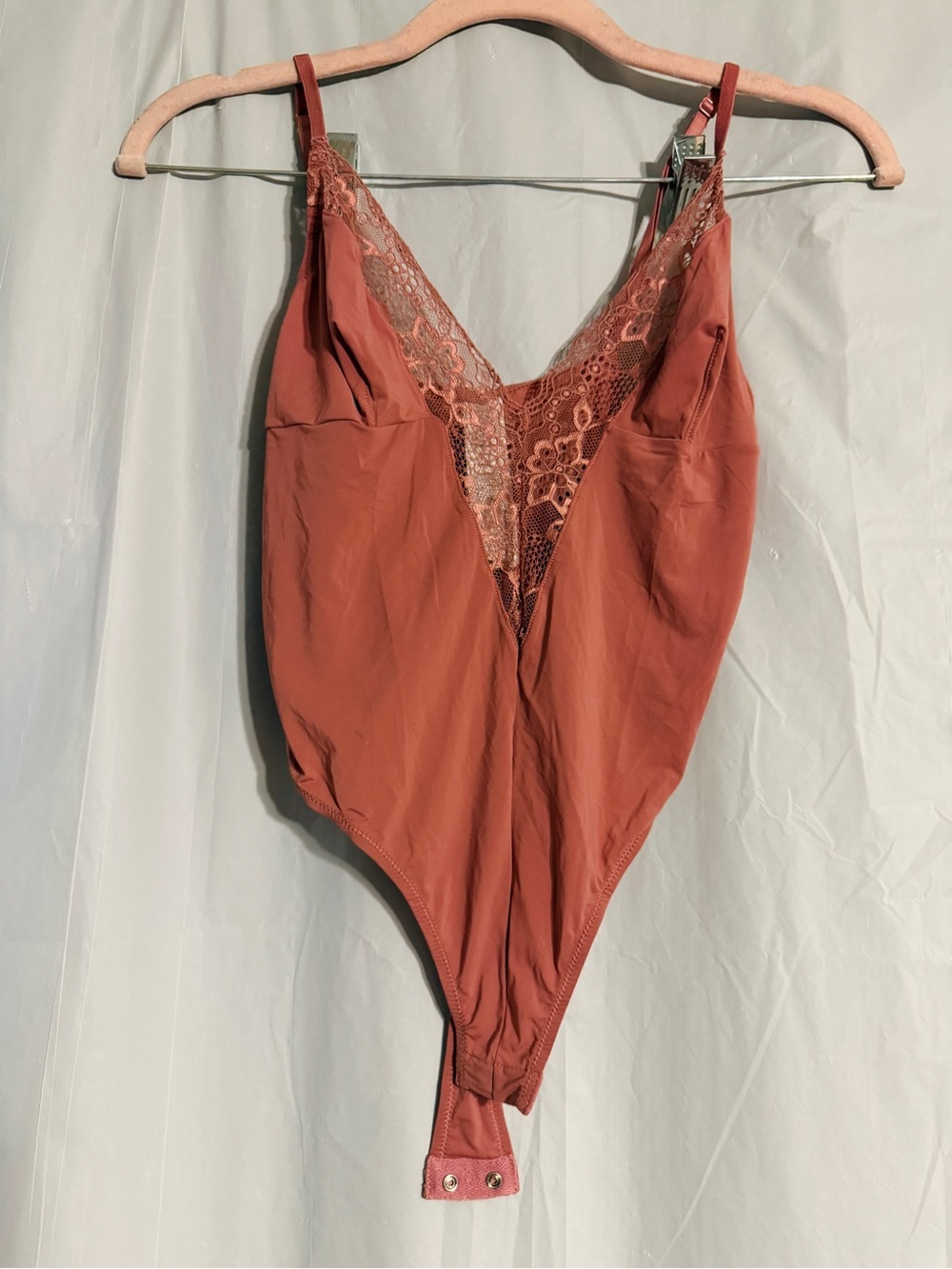 Forever 21 Dusty Rose Lace Plunge Bodysuit Size S Adjustable Straps